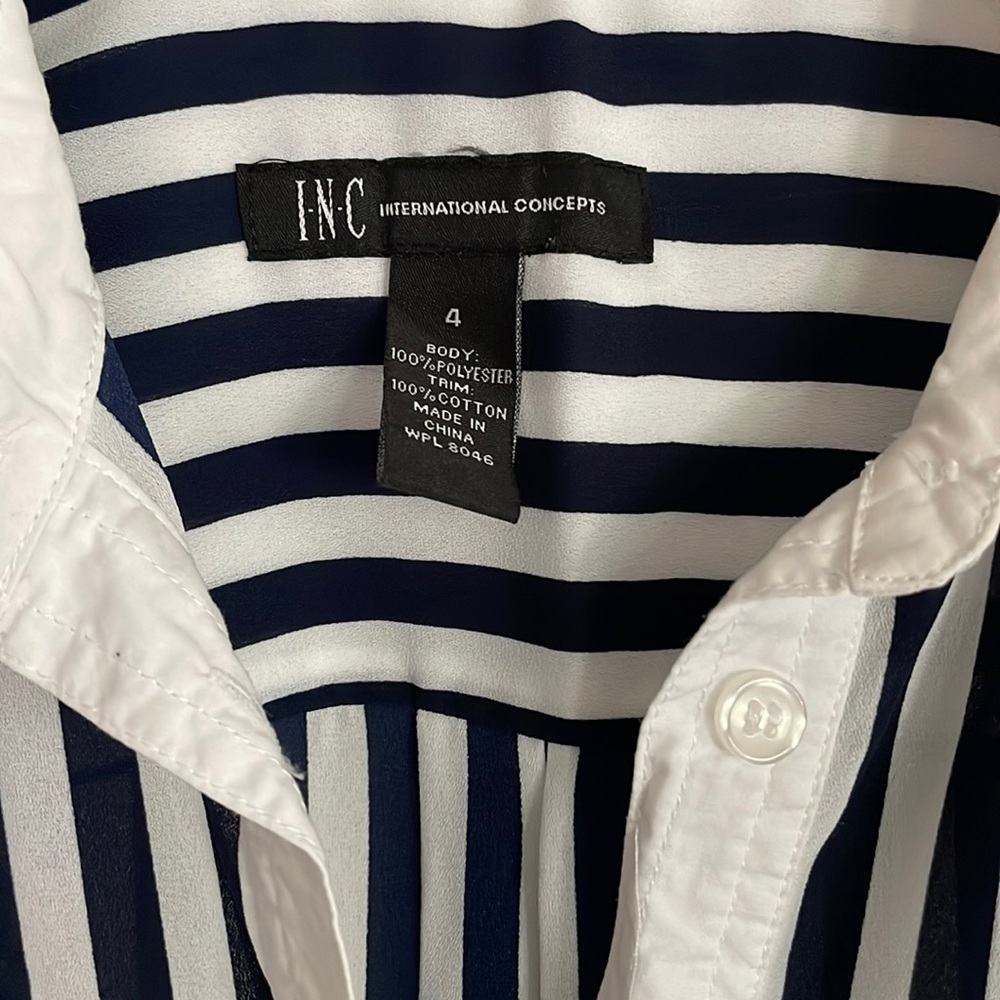 INC top button down - Picture 2 of 3